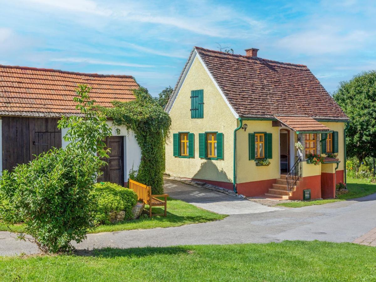 Pleasant Holiday Home in Gersdorf an der Freistritz with Garden Gersdorf an der Feistritz Exterior foto